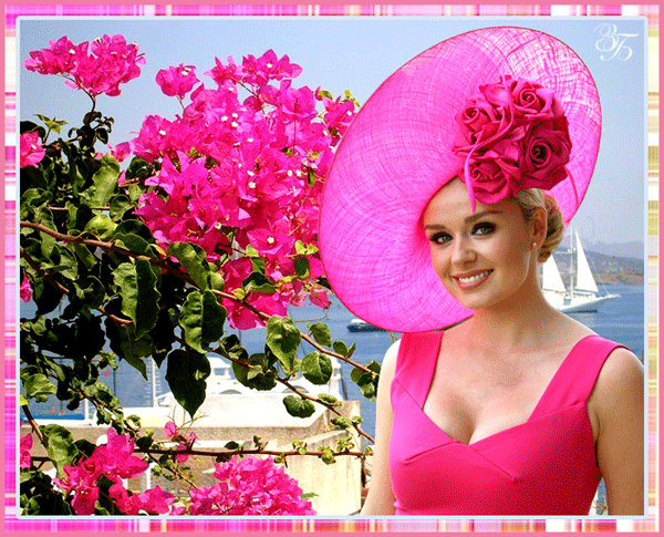 Красивая авторская анимационная картинка девушки Красотка в большой розовой шляпе от Зоя Березка